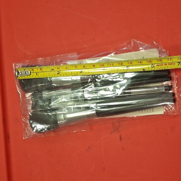 Mary Kay Essential Brush Collection set of 5 brushes. NWOT - Picture 7 of 8